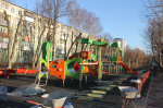В Твери на бульваре Цанова устанавливают новую детскую площадку