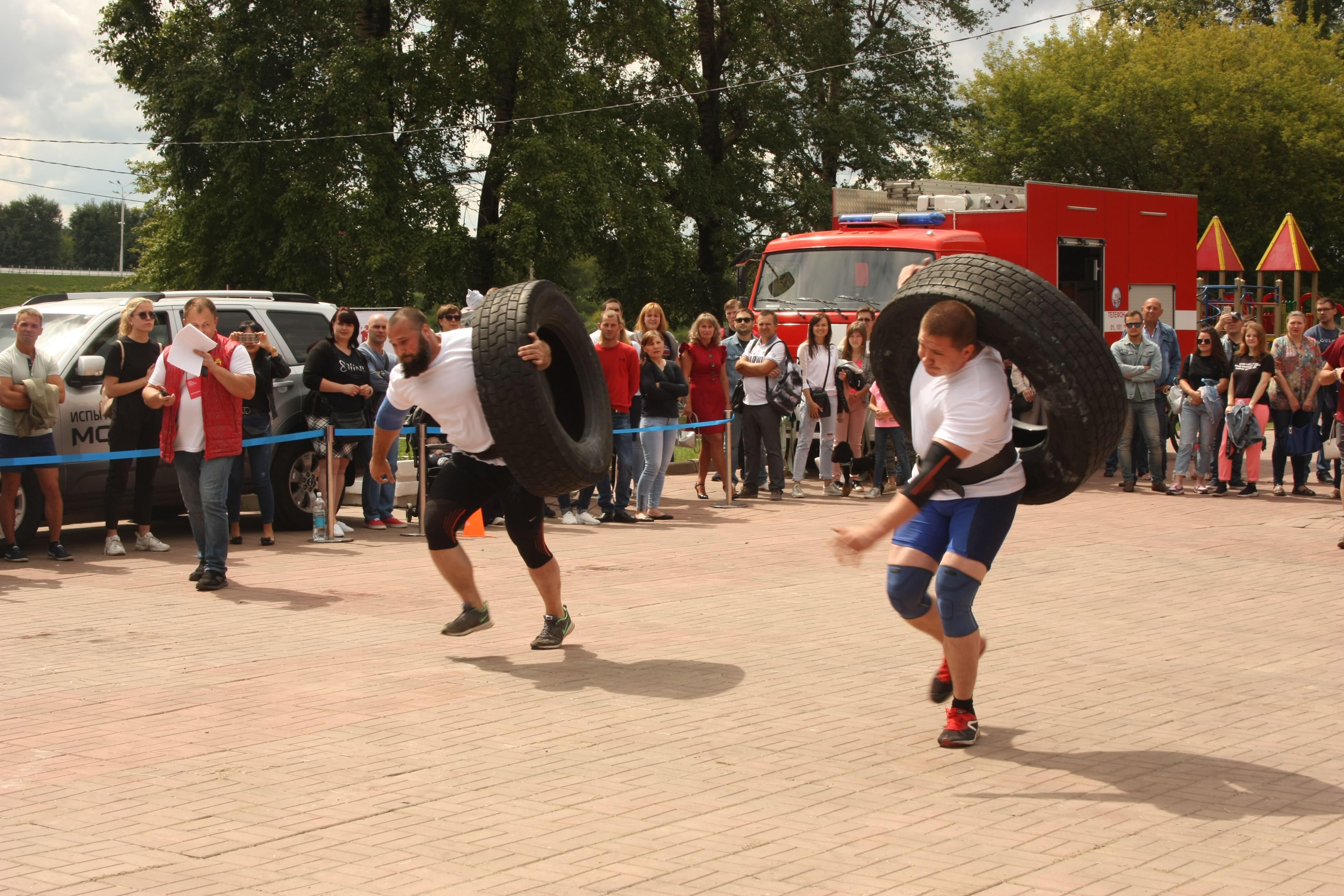 Тверь спорт. Спортивные конкурсы на день города. День города соревнования. Спорт на день города. Силовые состязания на городских праздниках.