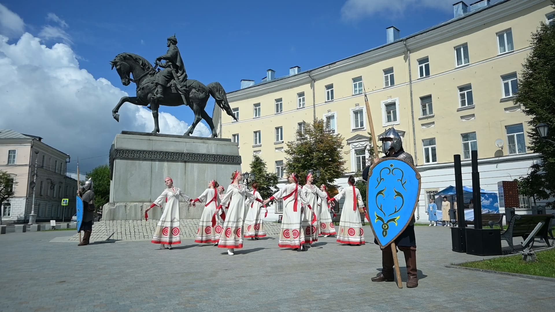 Тверь день победы фото