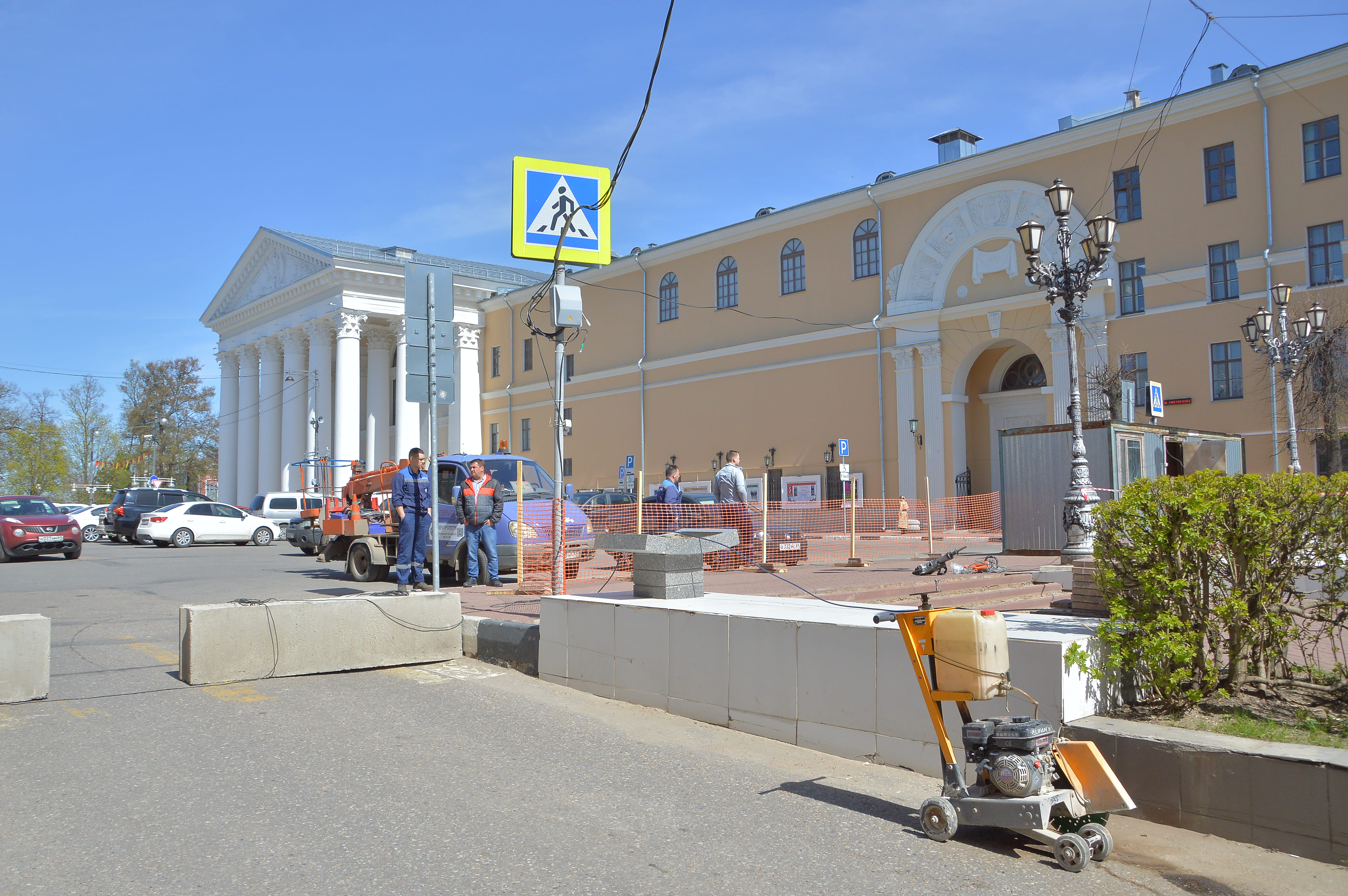 Ремонта площади. Театральная площадь Тверь. Проект городской площади. Сквер на театральной площади. Театральная площадь дом 1 Тверь.