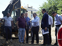 Глава города Твери проинспектировал ход работ по благоустройству улицы Трёхсвятской