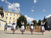 День города Твери начался  с возложения цветов к памятнику Михаила Тверского 